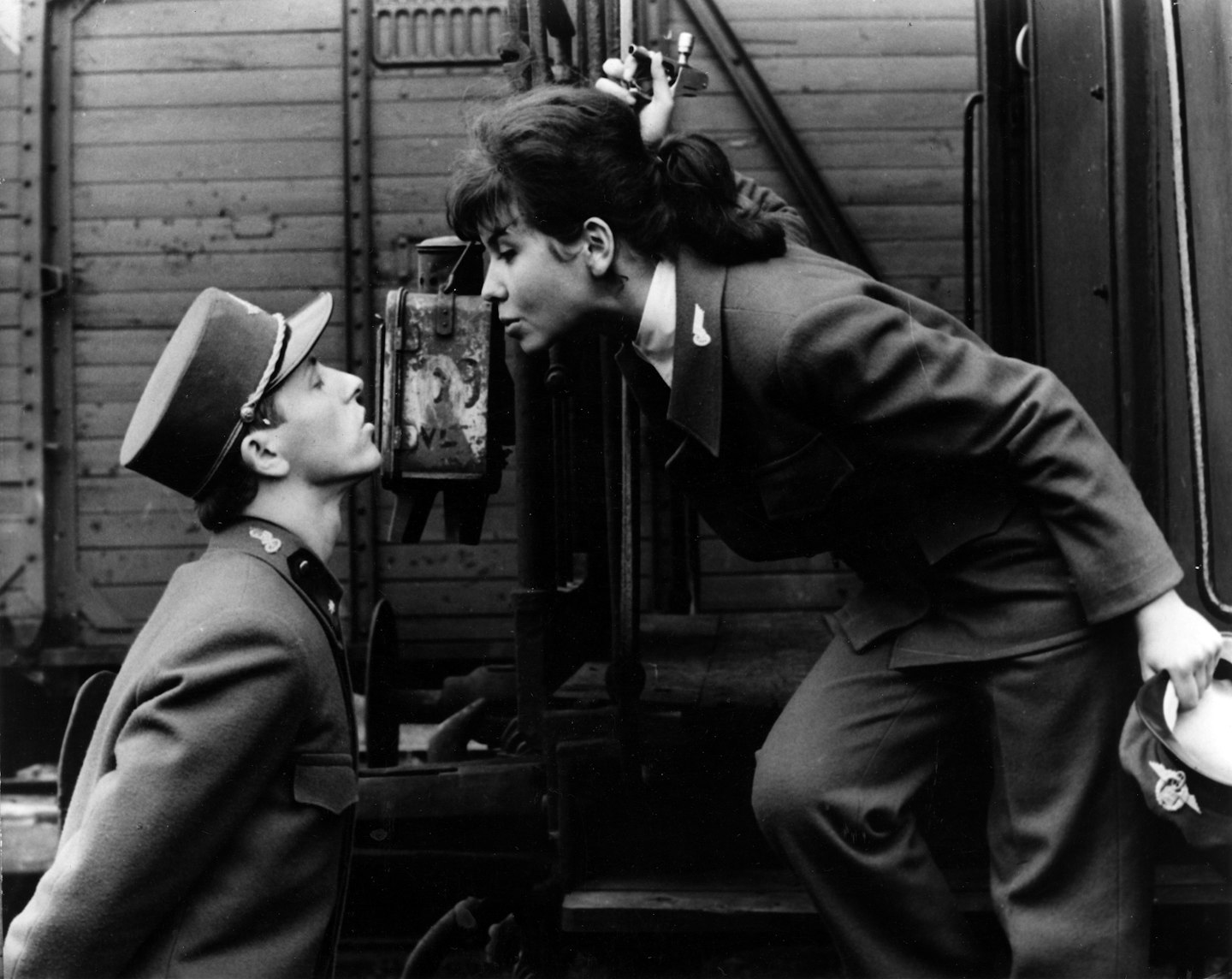 Closely-Observed-Trains